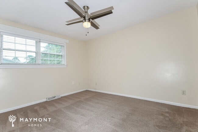 Building Photo - 1321 Mathis Ferry Rd