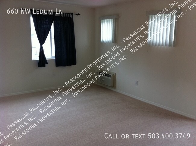 Building Photo - 660 NW Ledum Ln