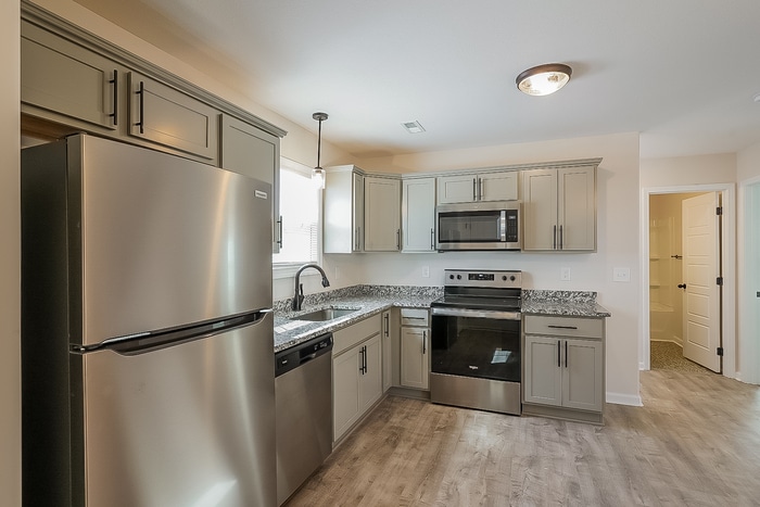 Building Photo - 1208 Cottonwood Dr