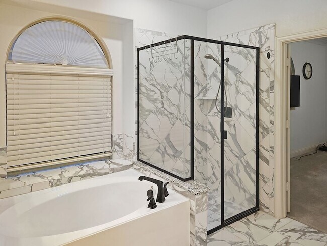 Building Photo - 5325 Center Hill Dr