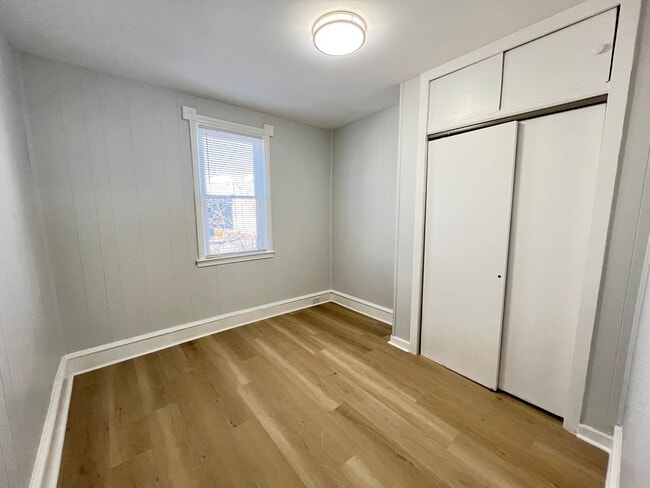 Building Photo - Gorgeous 3b/1b House in South Philly! Section 8 Only