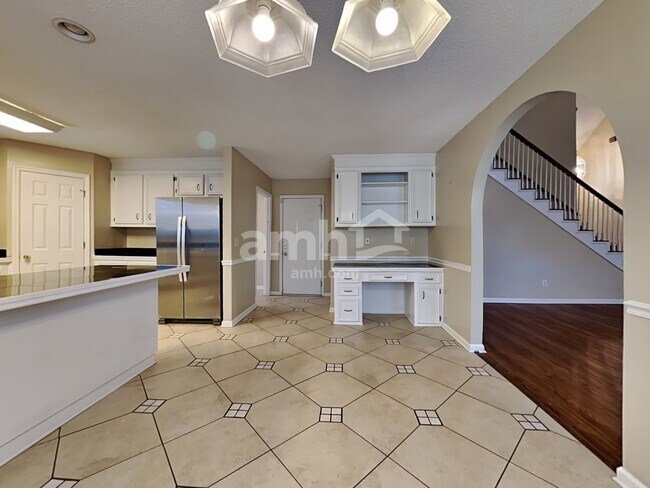 Building Photo - 602 Majestic Oak Dr