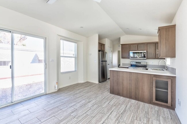 Building Photo - 9985 N Pinal Ave