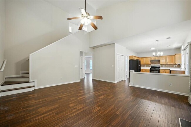 Building Photo - 215 Friars Head Dr NE