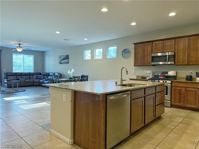 Building Photo - 3548 E Tompkins Ave