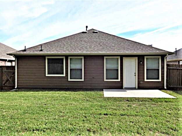 Building Photo - 2713 Sandberry Dr