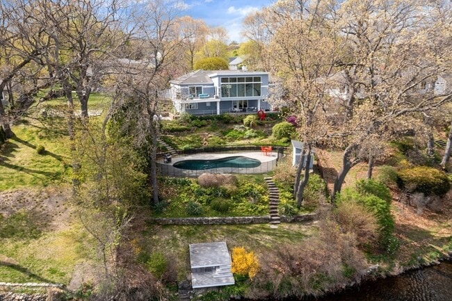 Building Photo - 37 Beverly Rd