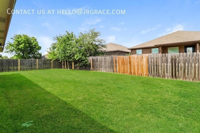 Building Photo - 136 Stewart Bend Ct