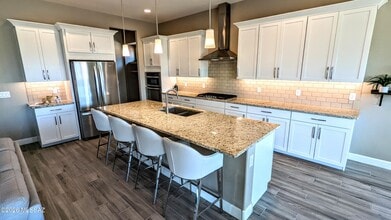 Building Photo - 13036 N Spinystar Dr