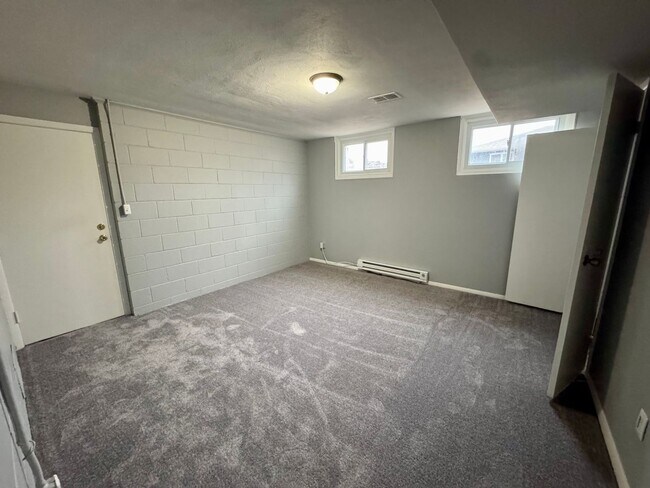 Building Photo - 1811 13th Ave
