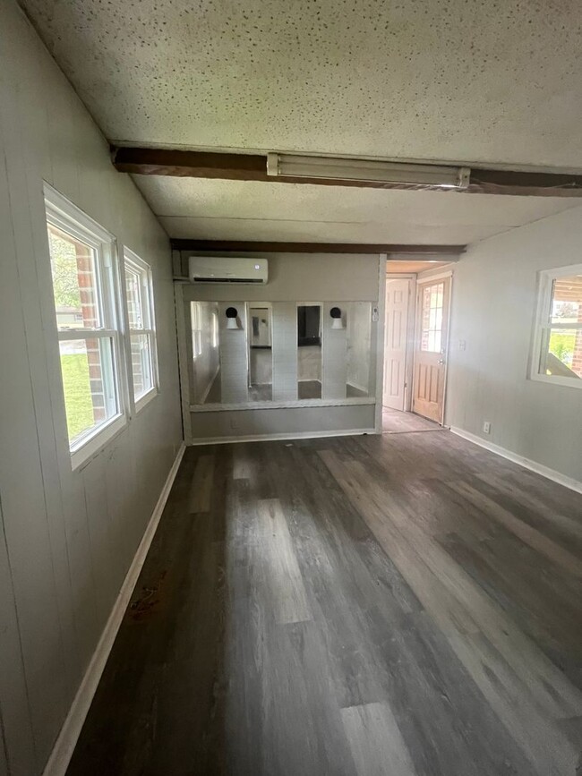 Building Photo - OPEN HOUSE TUESDAY: Lafayette 2 Bedroom 2 ...