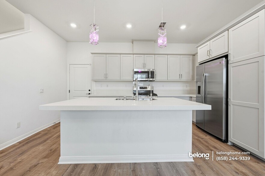 Building Photo - 2182 Bluestone Cir