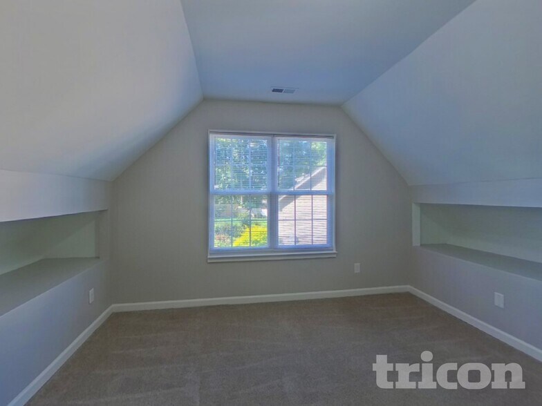 Building Photo - 9701 Pecota Ln