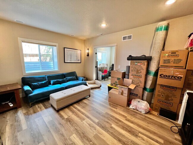 Building Photo - Beautiful 5 Bed House in North Fort Collins!