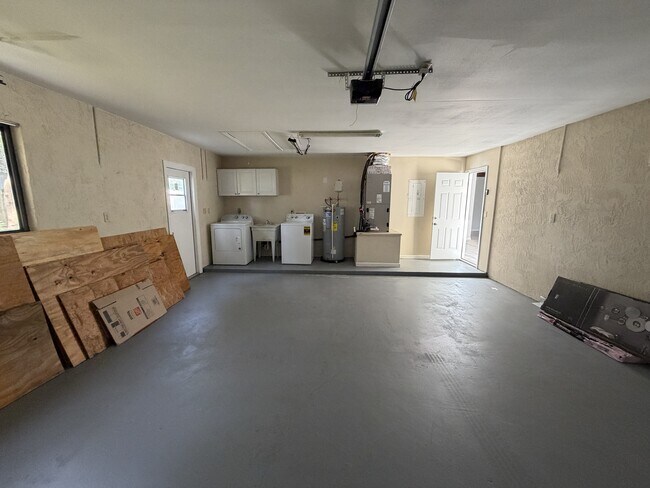 Building Photo - 8434 Cypress Lake Cir