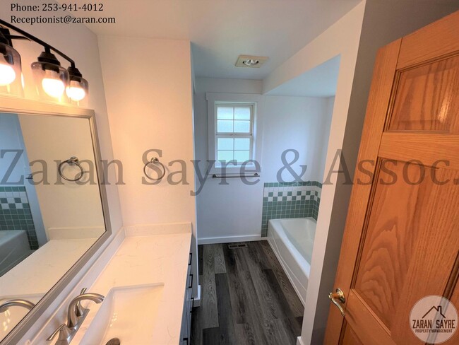 Building Photo - 414 - Your Dream Kitchen Awaits!