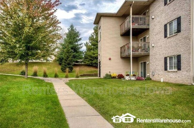 Building Photo - 10161 Sutton Dr