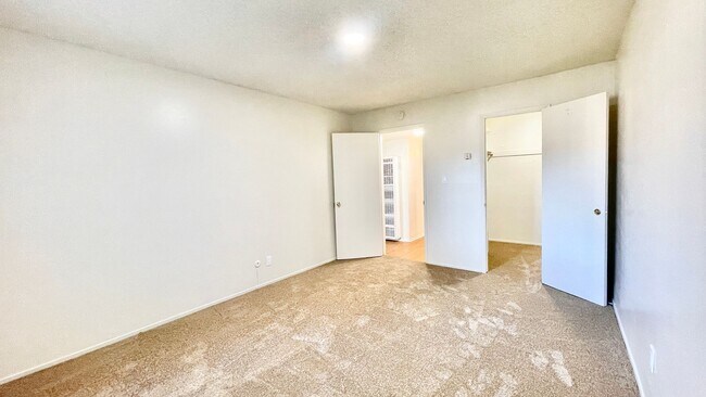 Building Photo - Alameda Apartments