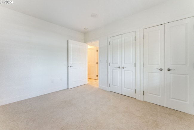 Building Photo - HALF MONTH FREE OF RENT Elegant Riverfront...