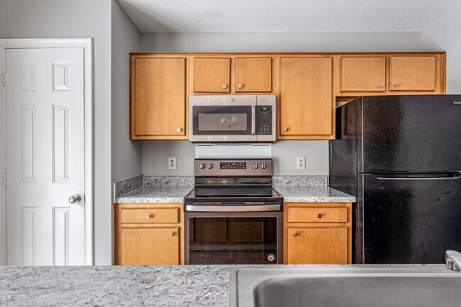 Building Photo - SW - Like New Home, Vaulted LR Ceiling, Fire Place, Wood Flooring, Several Updates!