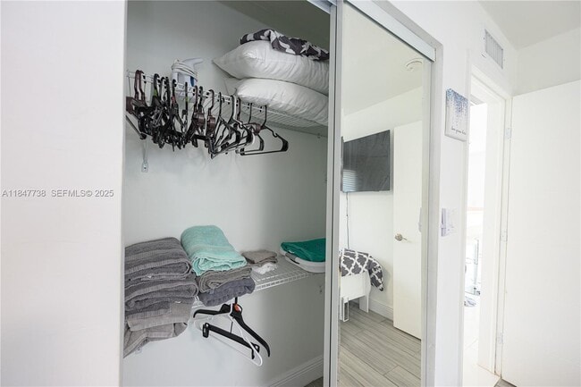 Building Photo - 1453 NW 10th St