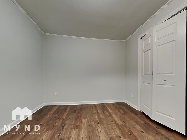 Building Photo - 1720 Finchley Dr