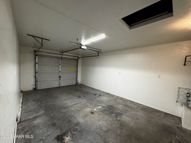 Building Photo - 3335 N Yavapai Ct