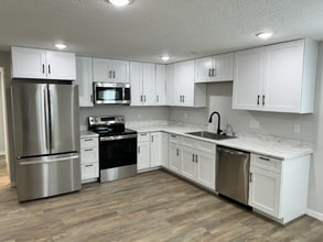 Building Photo - 3159 N Black Bear Ave