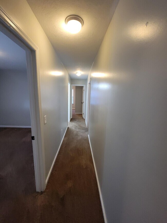 Building Photo - 1500 Cedar Hill Trail