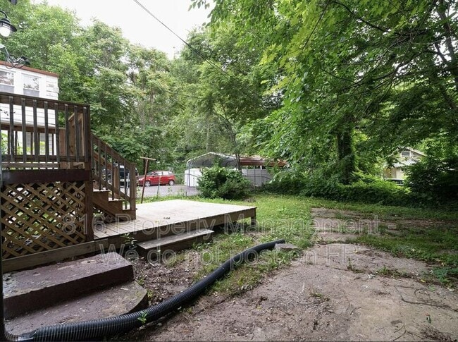 Building Photo - 5815 Euclid Ave E