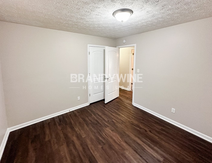 Building Photo - 2164 Camp Ground Rd SW