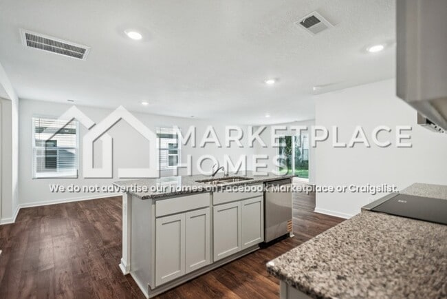 Building Photo - 400 Arrowhead Dr