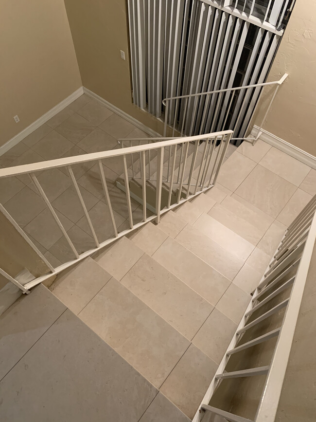 Staircase - 10901 N Kendall Dr