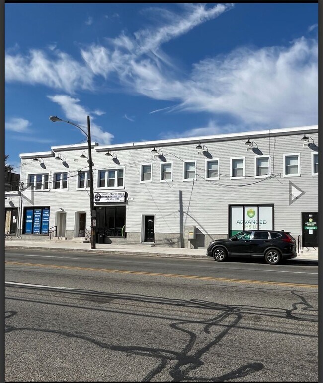 Building Photo - 527 Chester Pike