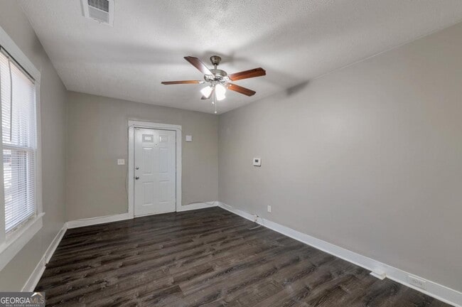 Building Photo - 1333 Womack Ave