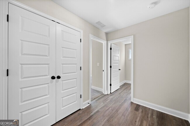 Building Photo - 280 Mulberry Dr