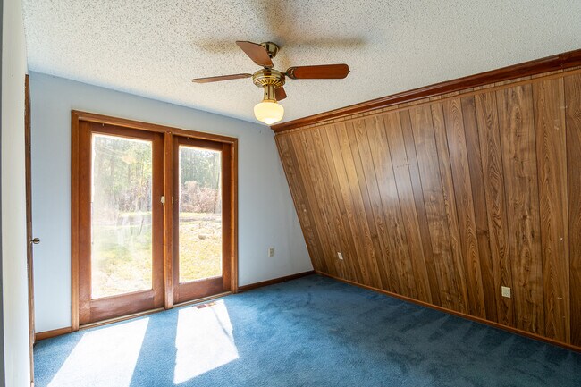 Building Photo - 2865 Old Thomson Rd