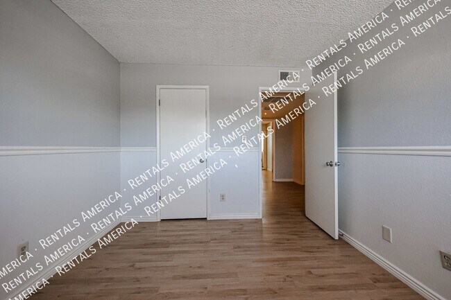 Building Photo - 1052 S San Jose