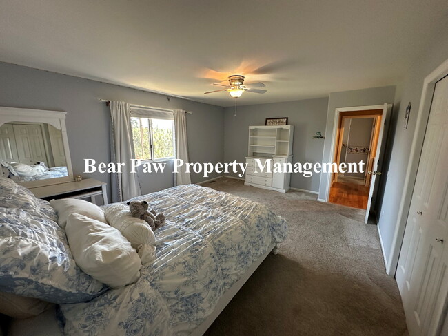 Building Photo - Beautiful FURNISHED Home in Hiwan!!