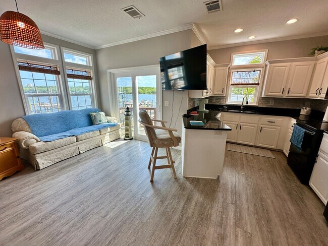 Building Photo - 404 Nettles Blvd