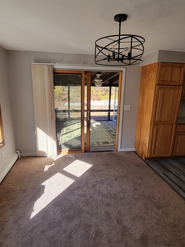 Building Photo - 8 Pine Tree Dr