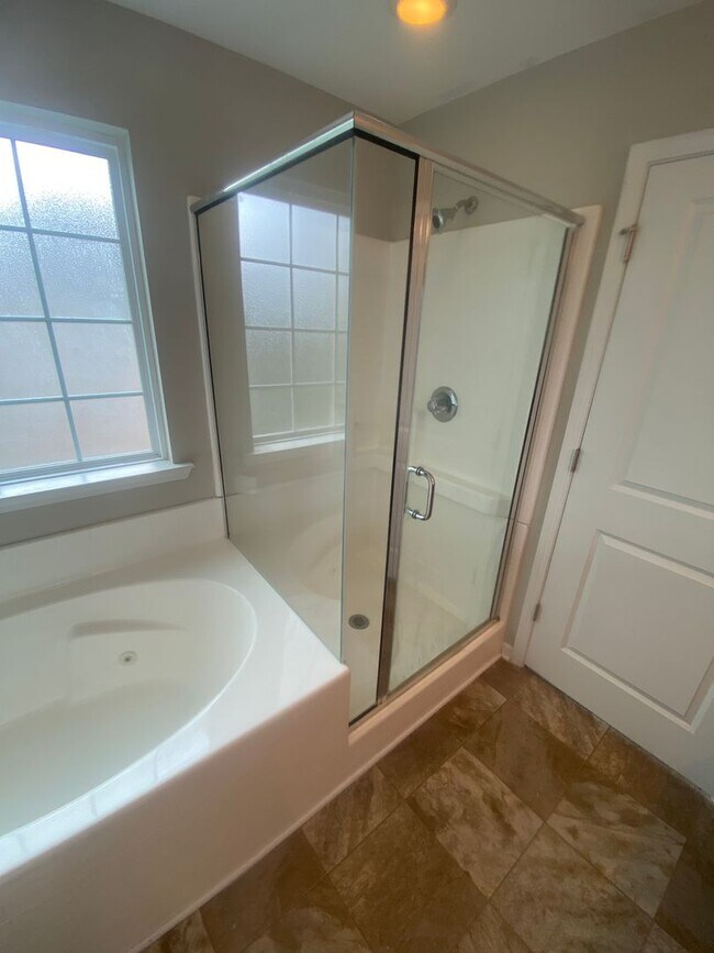 Building Photo - 4 Bedrooms 2.5 Baths in Richmond Hill, Available in 8/10/26!! Located in the sought-after Buckhea...