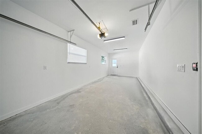 Building Photo - 429 88th Ave