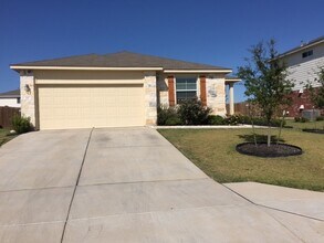 Building Photo - FANTASTIC 4 BEDROOM / 2 BATH HUNTER'S CROS...