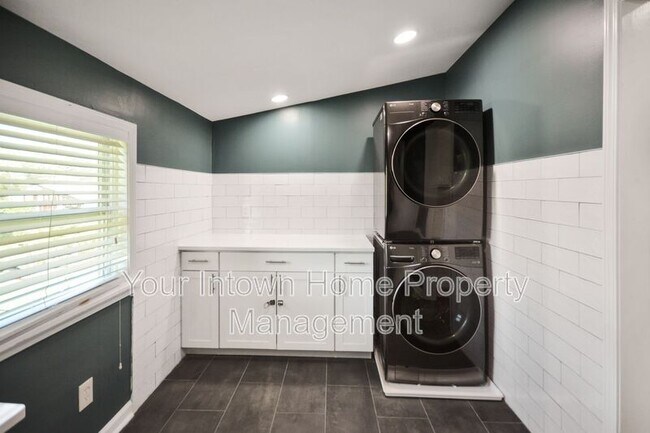 Building Photo - 959 Dill Ave SW