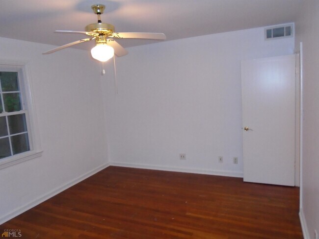 Building Photo - 1365 Scott Blvd