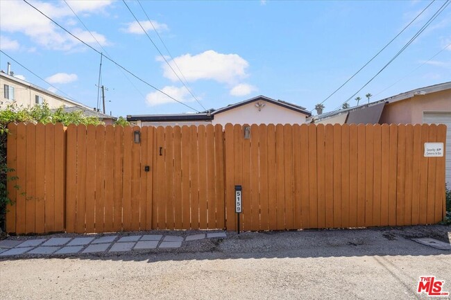 Building Photo - 5159 Inglewood Blvd