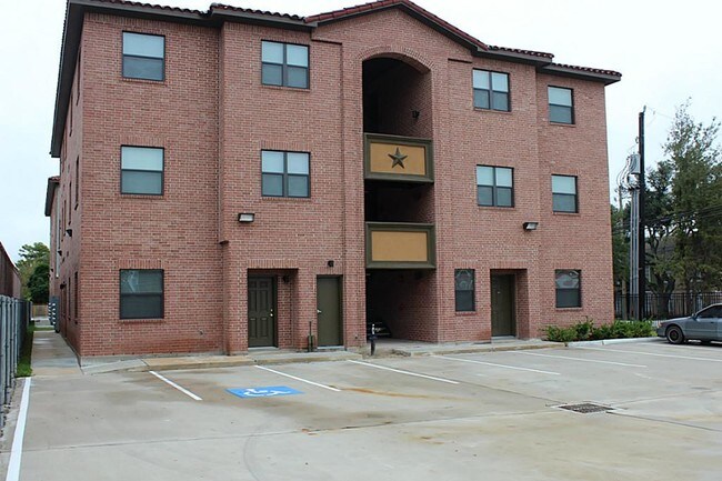 Building Photo - 10102 Neuens Rd