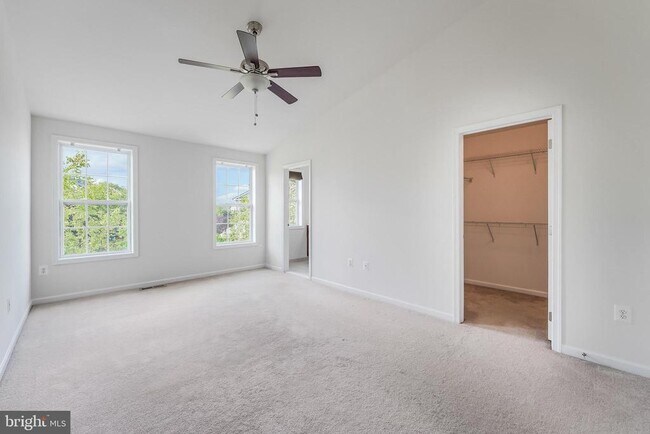 Building Photo - 43190 Loudoun Reserve Dr