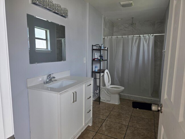 Building Photo - 1424 Franc Cigarroa Drive